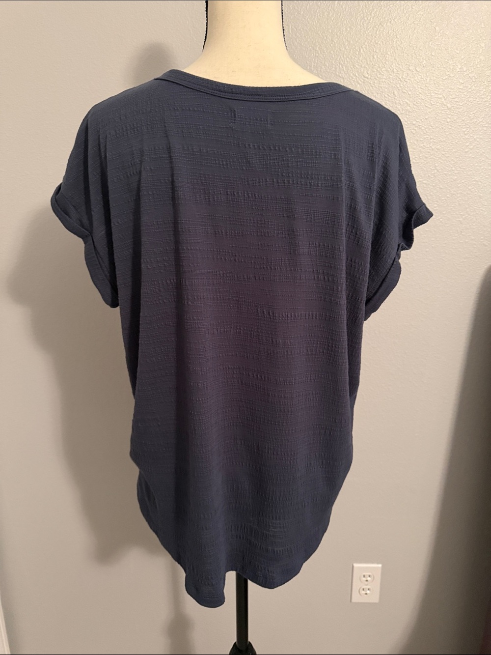 Soft Textured Navy Short Sleeve Scoop Neck Tee - Picture 4 of 8